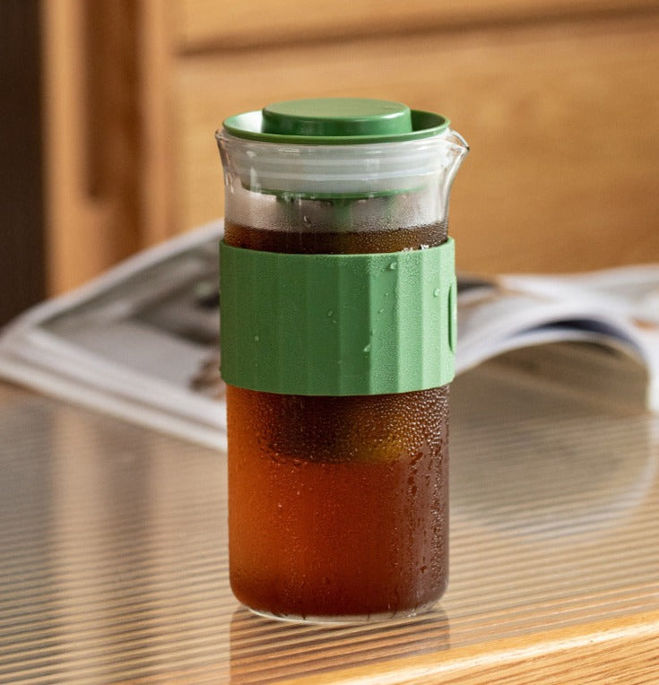 This is a portable glass cold brew teapot bottle