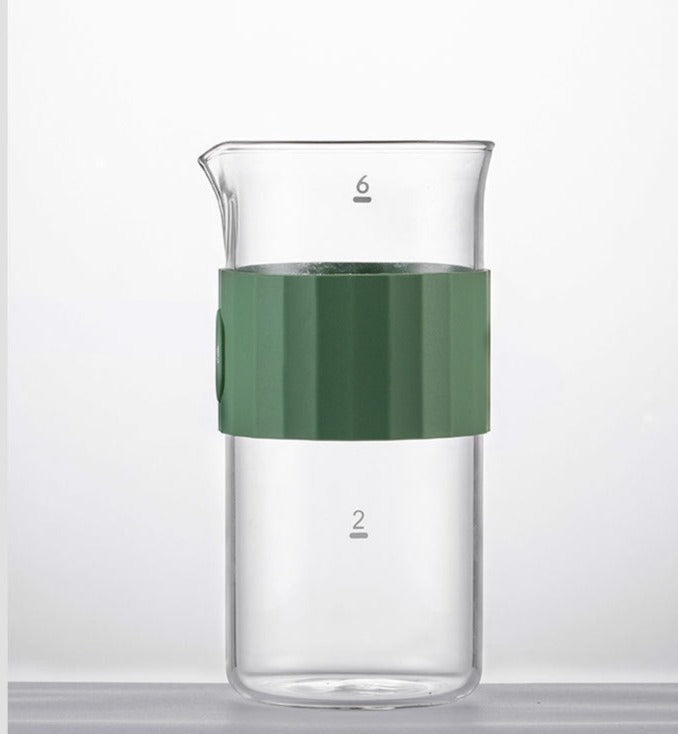 This is a portable glass cold brew teapot bottle