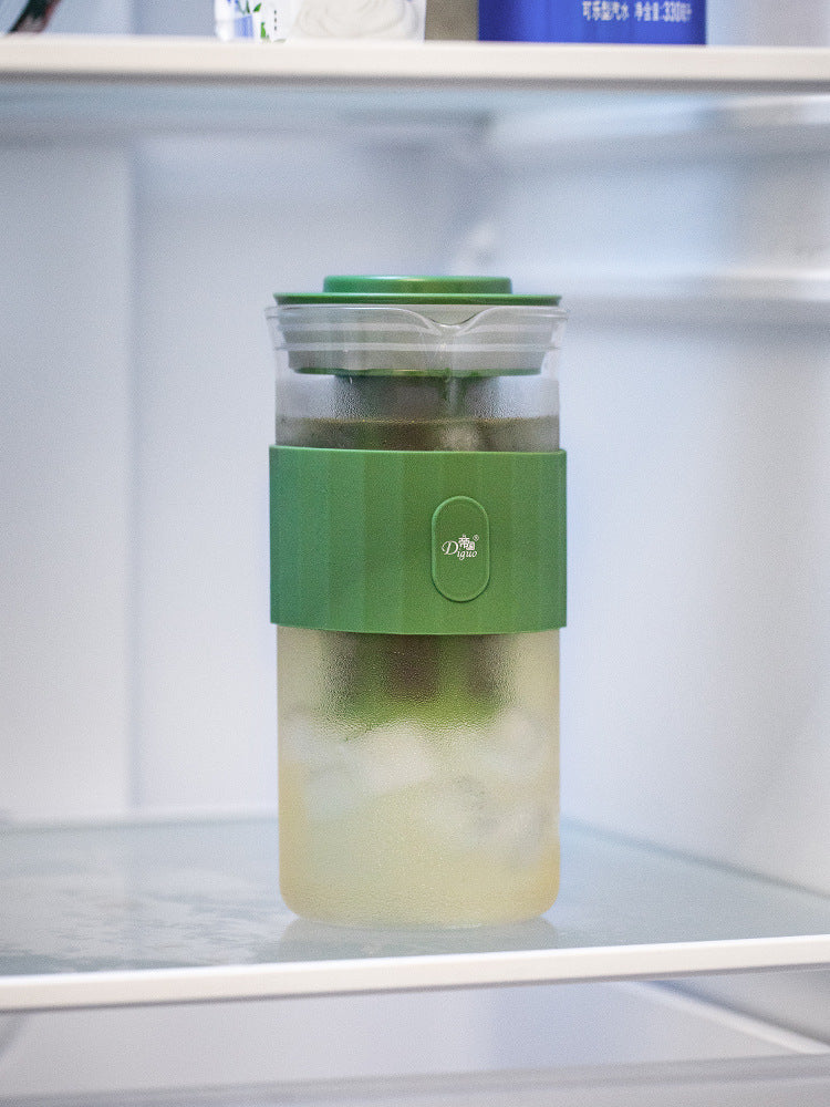 This is a portable glass cold brew teapot bottle