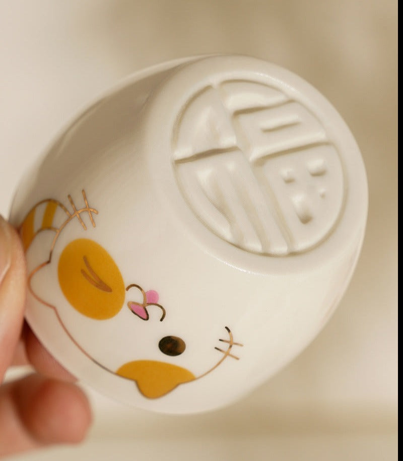 This is a side handle teapot set.this is a 360 rotating ceramic single teapot