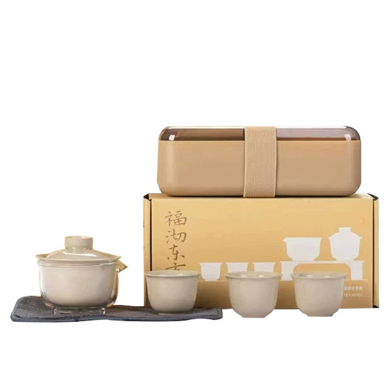 This is a ceramic gaiwan set