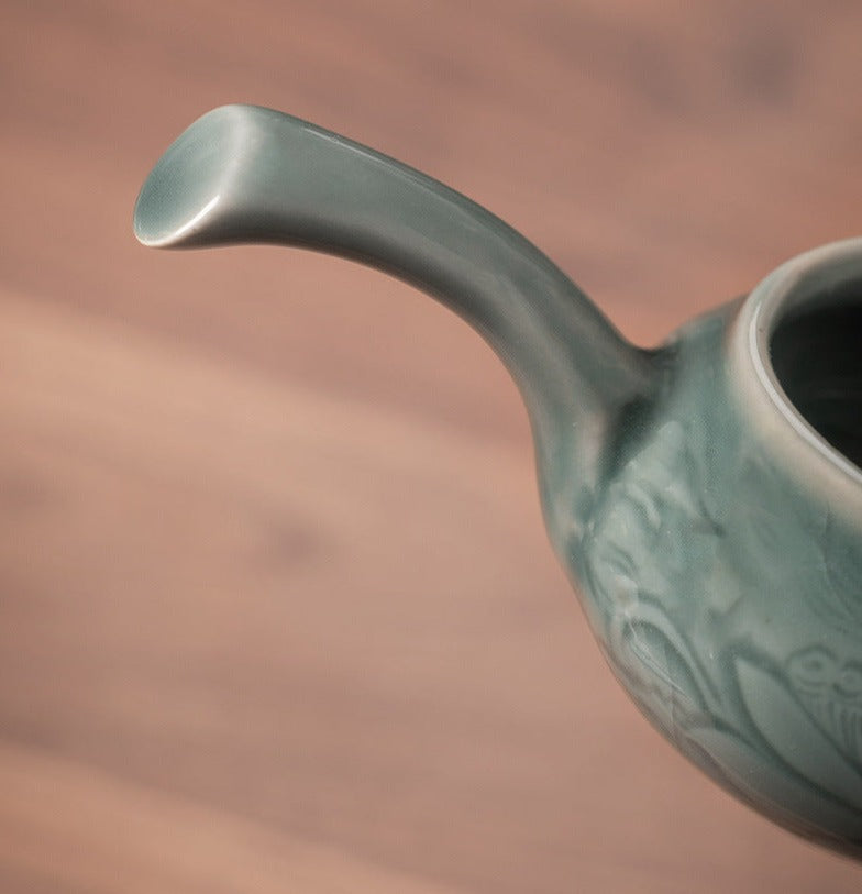 this is an automatic ceramic teapot