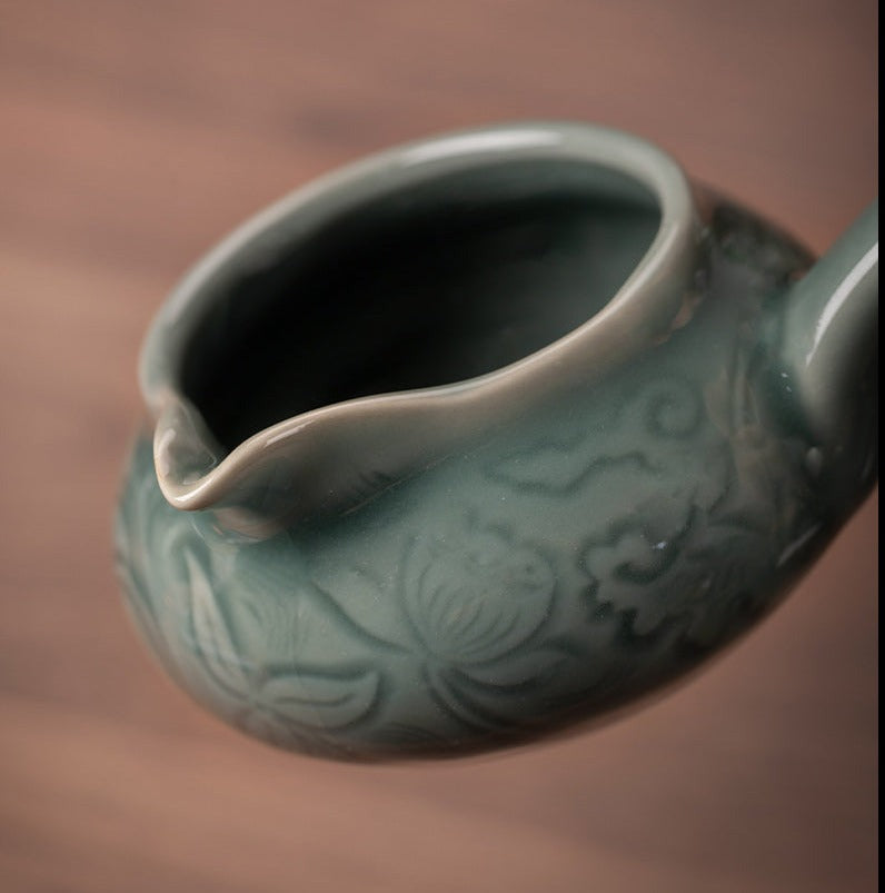 this is an automatic ceramic teapot