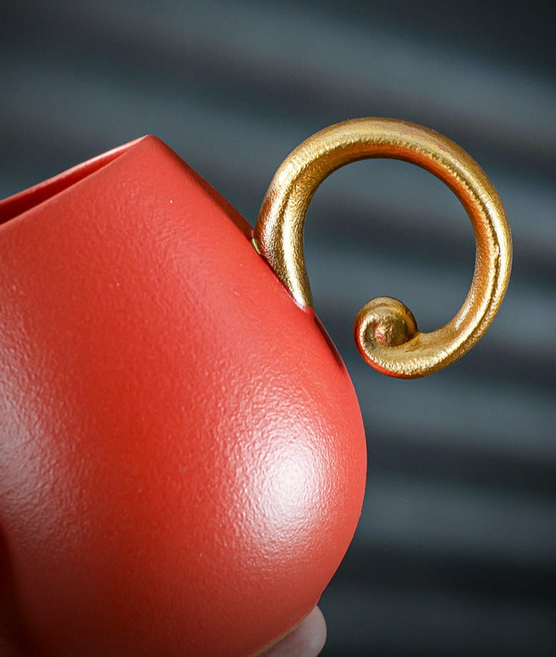 this is an automatic ceramic teapot