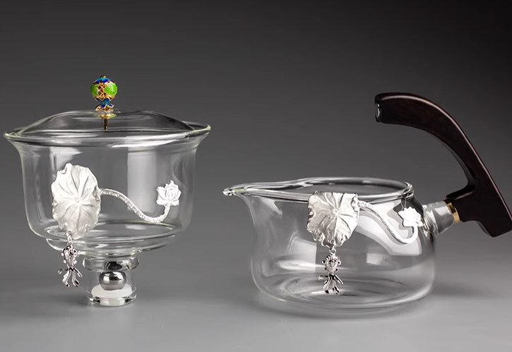 this is an automatic glass teapot