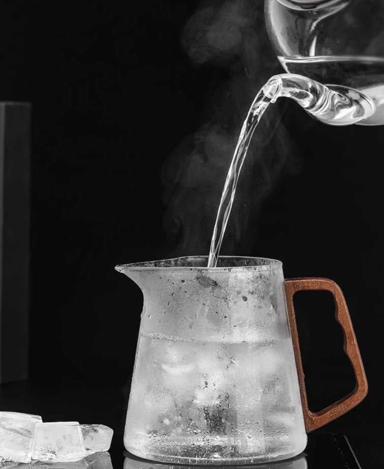 This is high borosilicate glass teapot.this is a magnetic teapot