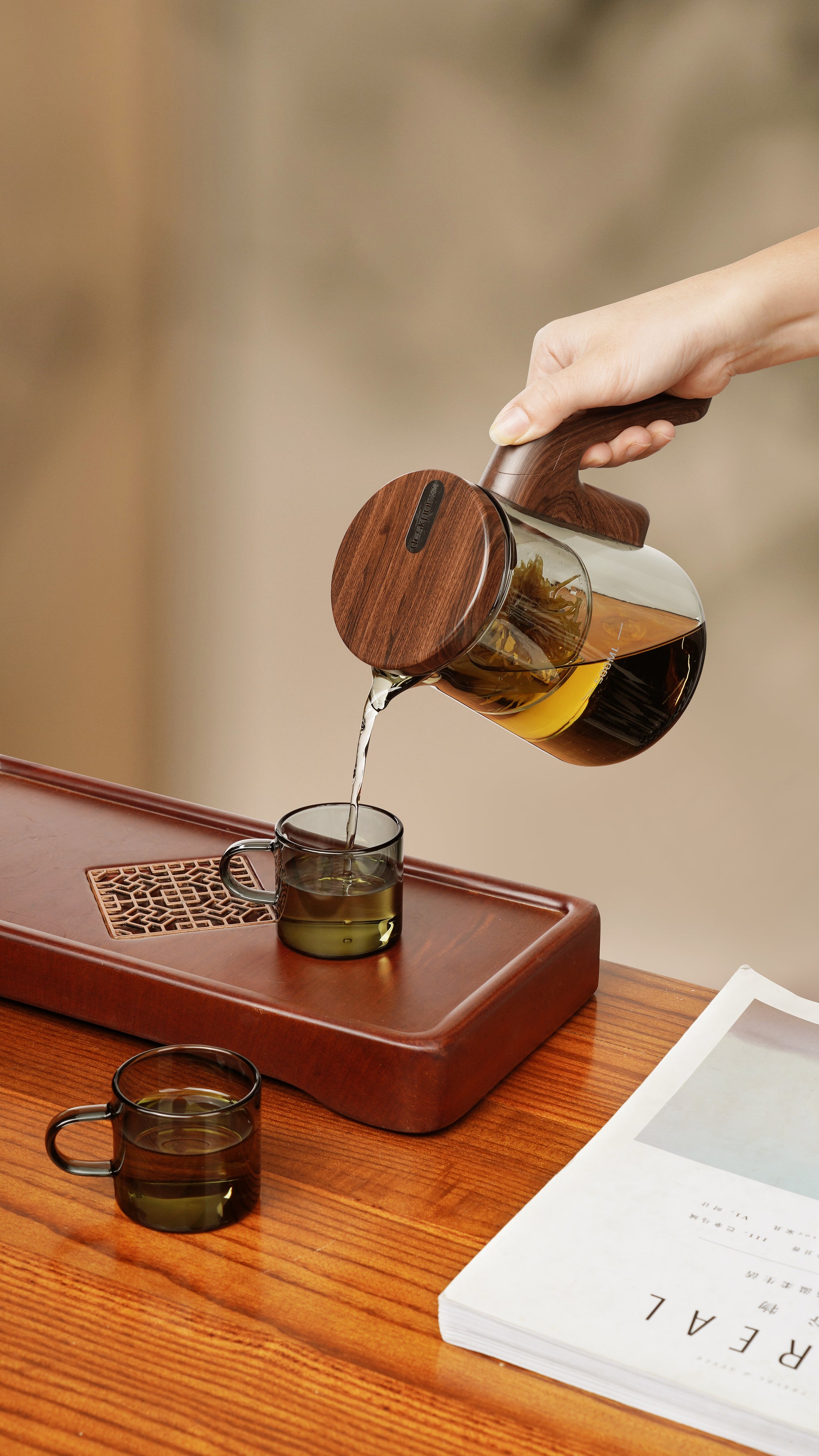 this is an automatic glass teapot