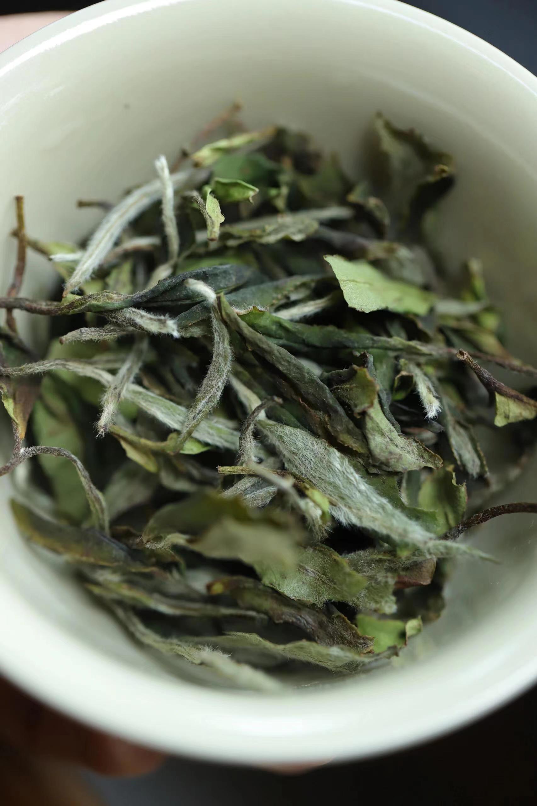 this is Chinese white tea white peony white tea bai mu dan