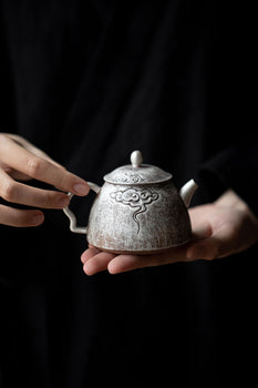 Chinese Handcrafted Traditional Gilted Pure Silver on Surfeace Raw Ore Clay Teapot Traditional Silvering Teapot Tea tray