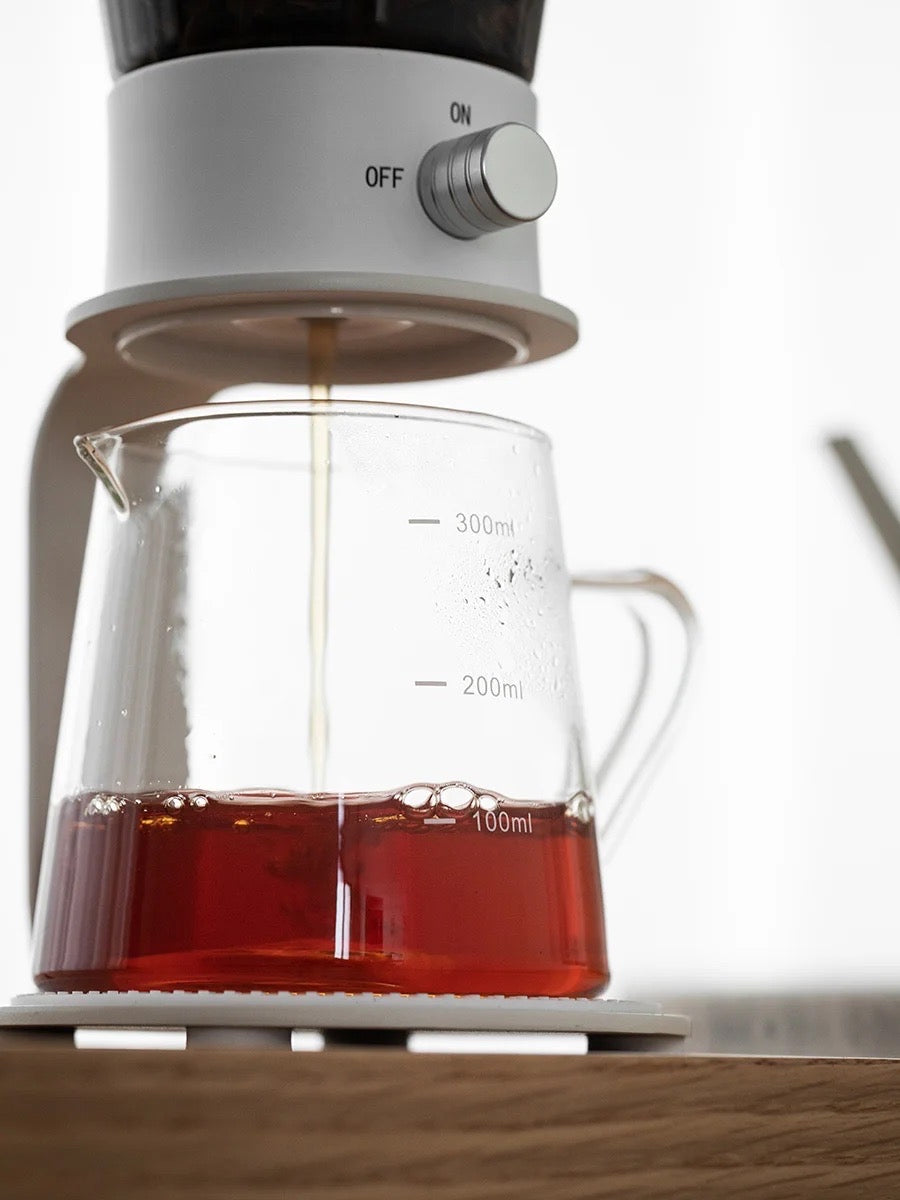 this is an automatic glass teapot.this is an ice drip coffee tea pot