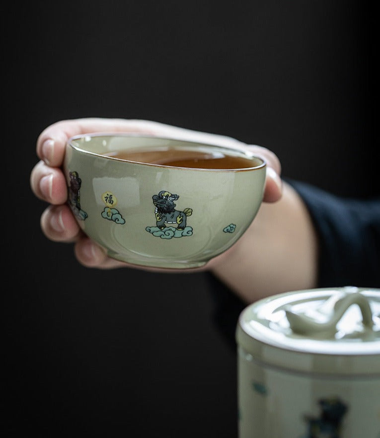 this is an automatic ceramic teapot