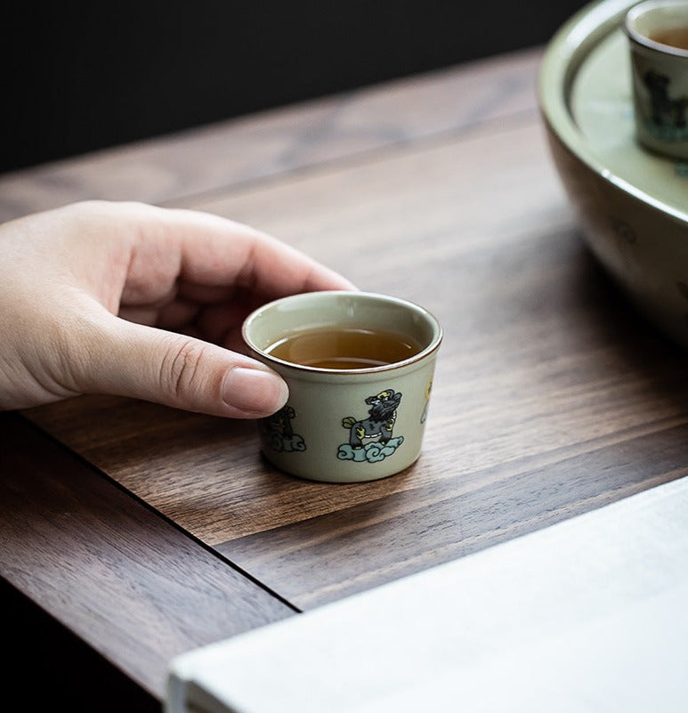 this is an automatic ceramic teapot