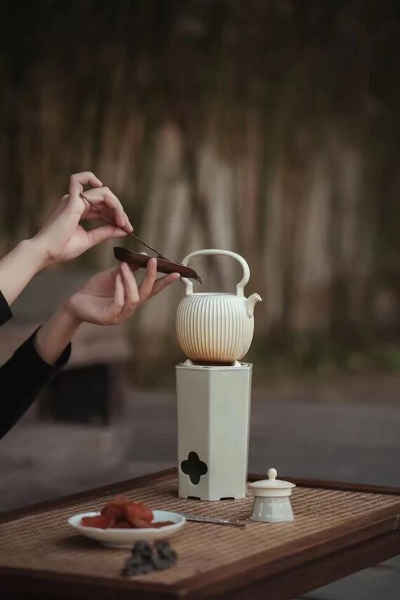 this is a soda glaze kettle