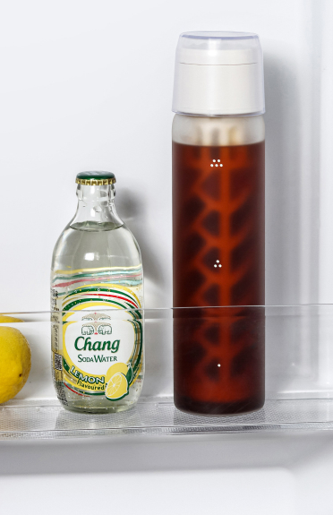 This is a glass teapot travel set