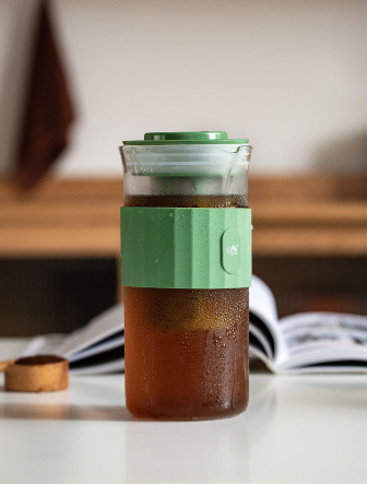 This is a portable glass cold brew teapot bottle