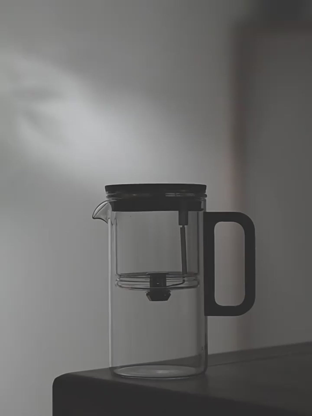 this is an automatic glass teapot