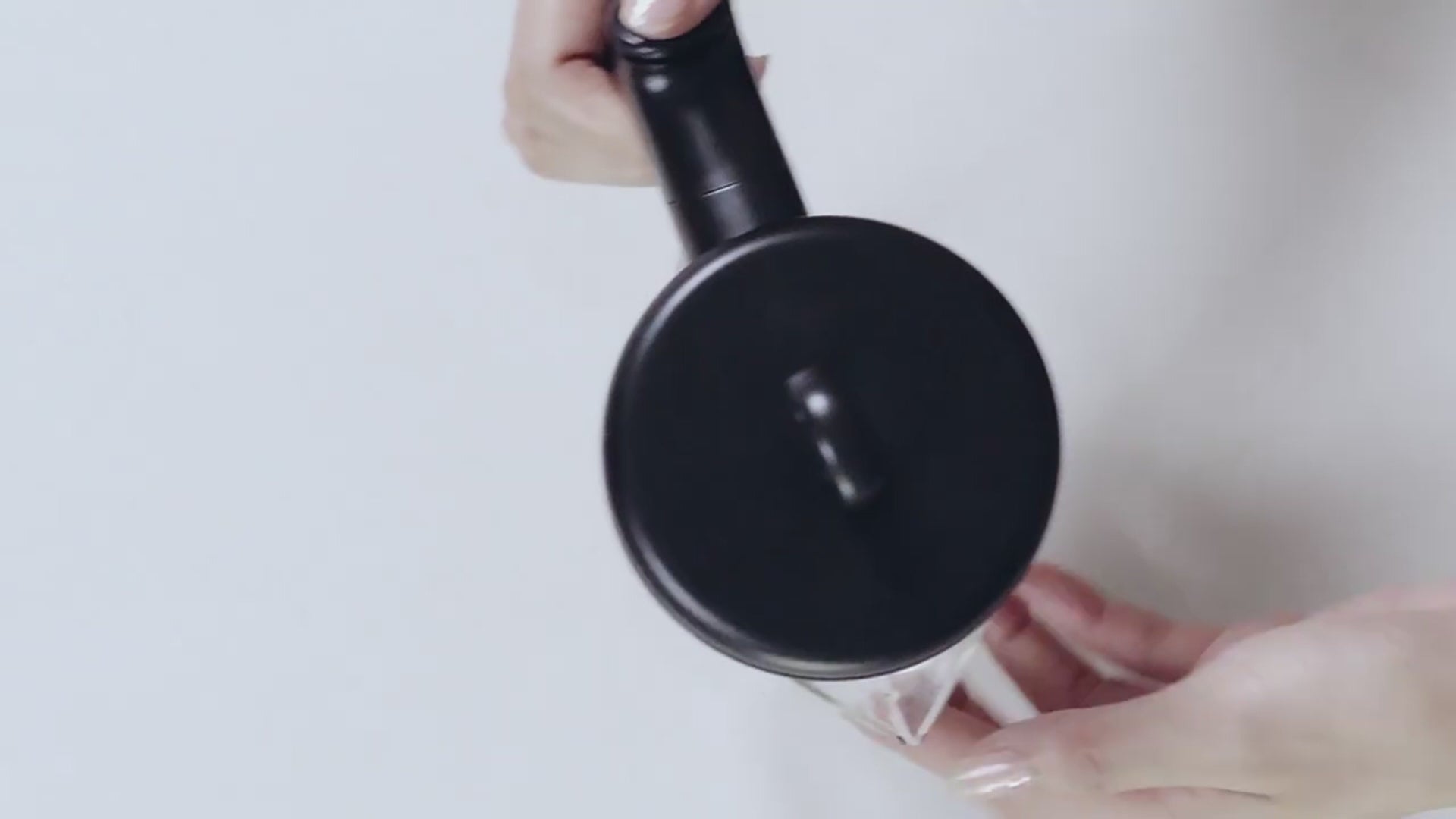 This is high borosilicate glass teapot.this is a automatic teapot