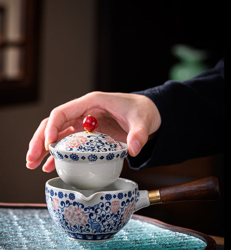 This is a side handle teapot set.this is a 360 rotating ceramic single teapot