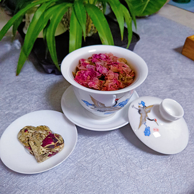 This is Chinese Yunnan rose white tea