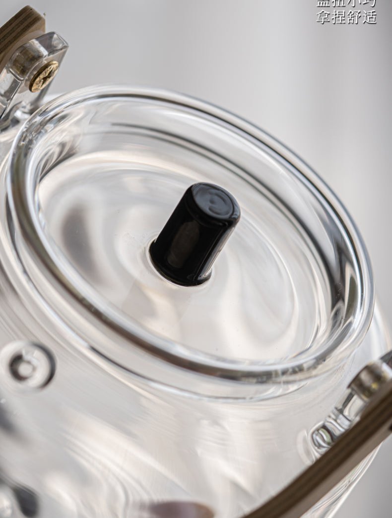 This is a glass teapot. This is a glass kettle