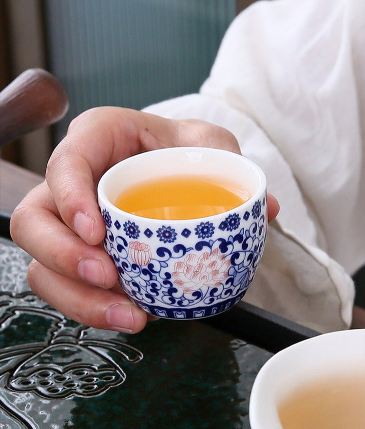 This is a side handle teapot set.this is a 360 rotating ceramic single teapot