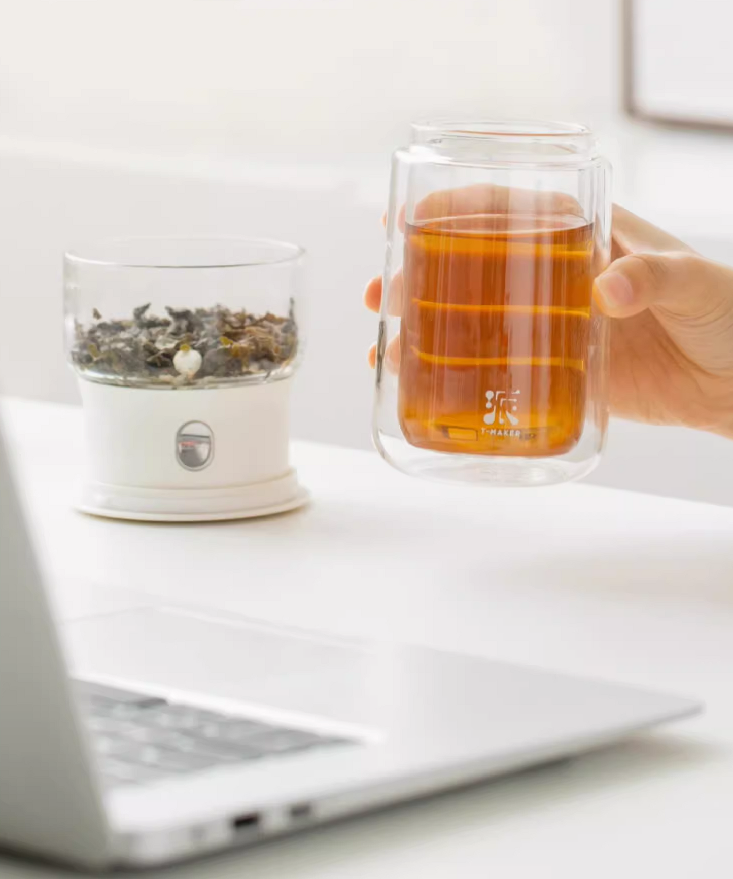 this is an automatic glass teapot travel set