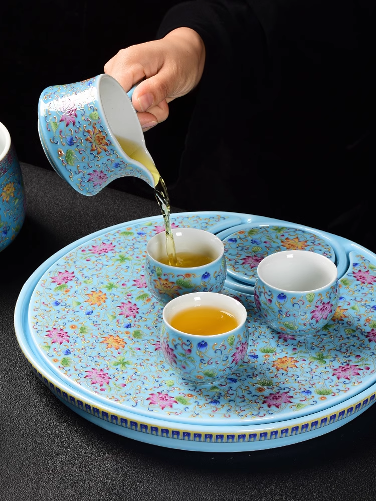 This is an automatic enamel teapot