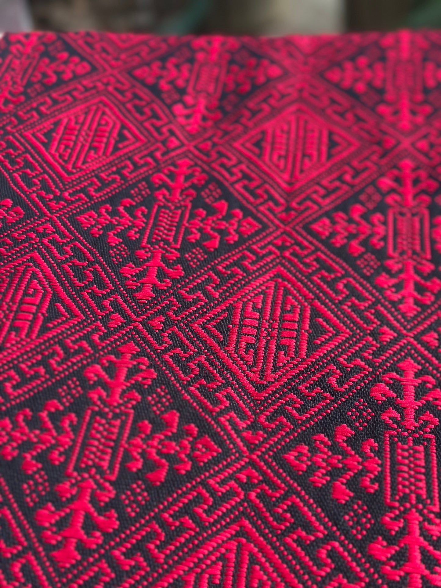 High-end Handcrafted Intertwined Vines Pattern Chinese Zhuang Brocade Silk Cloth Scarf Tea Table Cloth