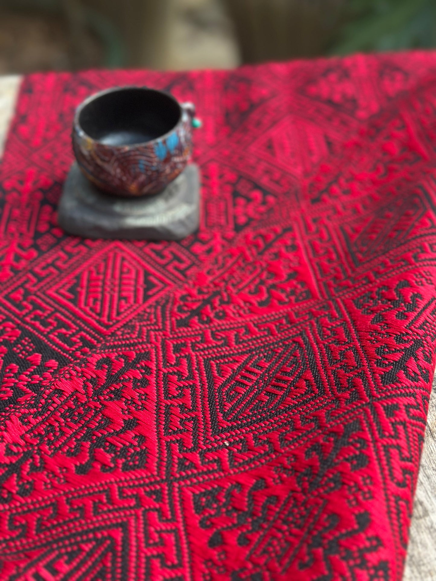 High-end Handcrafted Intertwined Vines Pattern Chinese Zhuang Brocade Silk Cloth Scarf Tea Table Cloth