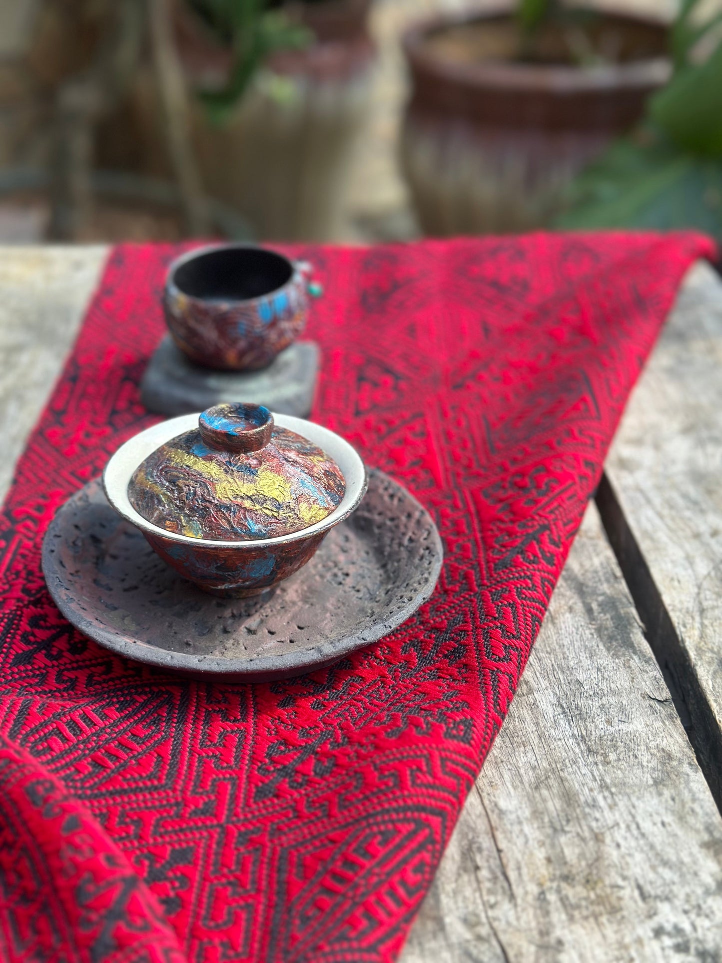 High-end Handcrafted Intertwined Vines Pattern Chinese Zhuang Brocade Silk Cloth Scarf Tea Table Cloth