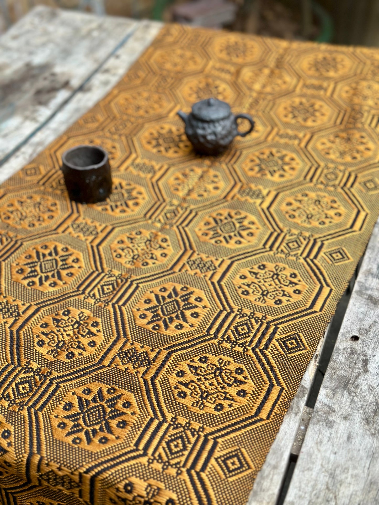 High-end Handcrafted Small Python Dragon Pattern Black Gold Chinese Zhuang Brocade Silk Cloth Scarf Tea Table Cloth