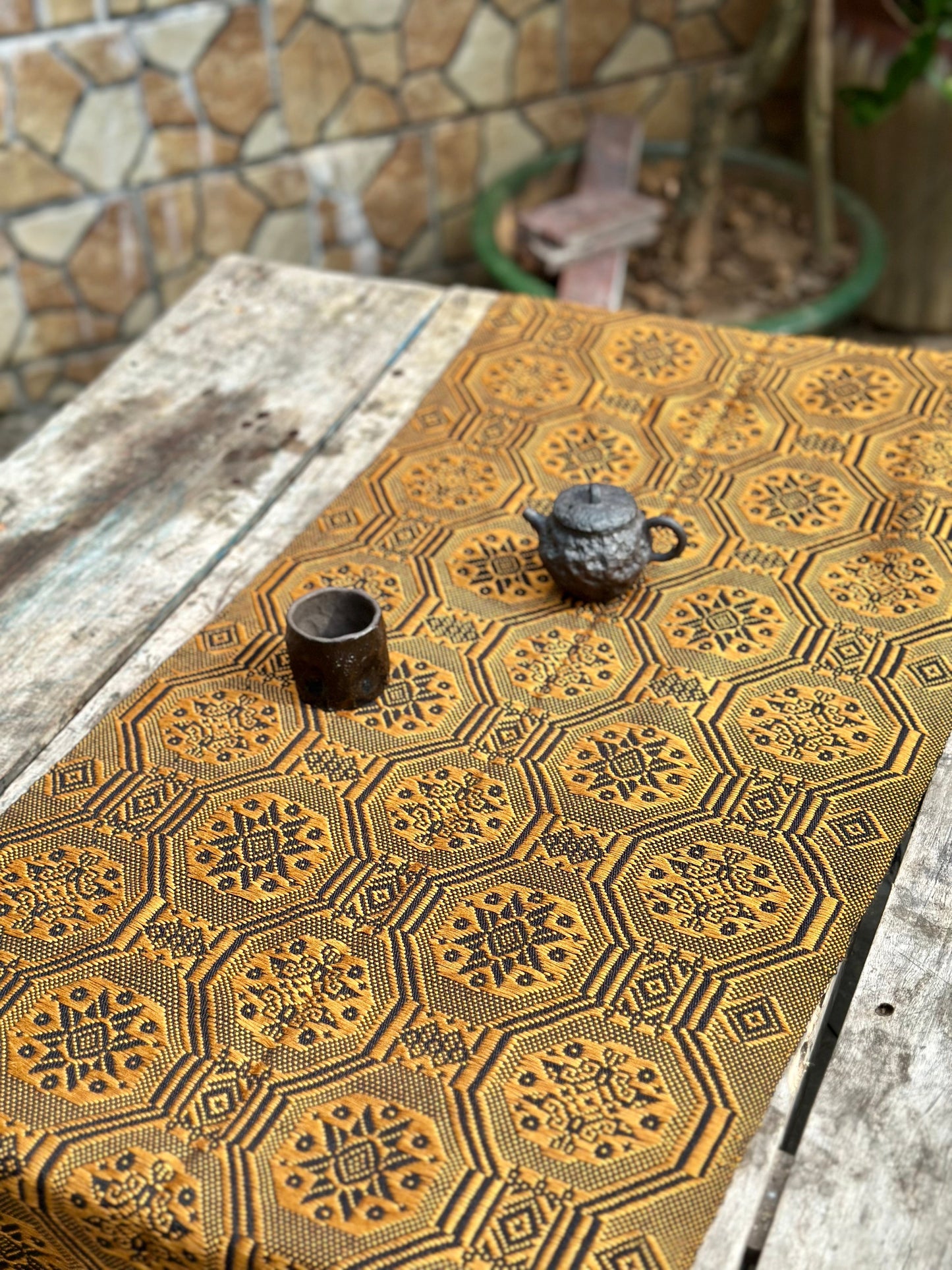 High-end Handcrafted Small Python Dragon Pattern Black Gold Chinese Zhuang Brocade Silk Cloth Scarf Tea Table Cloth