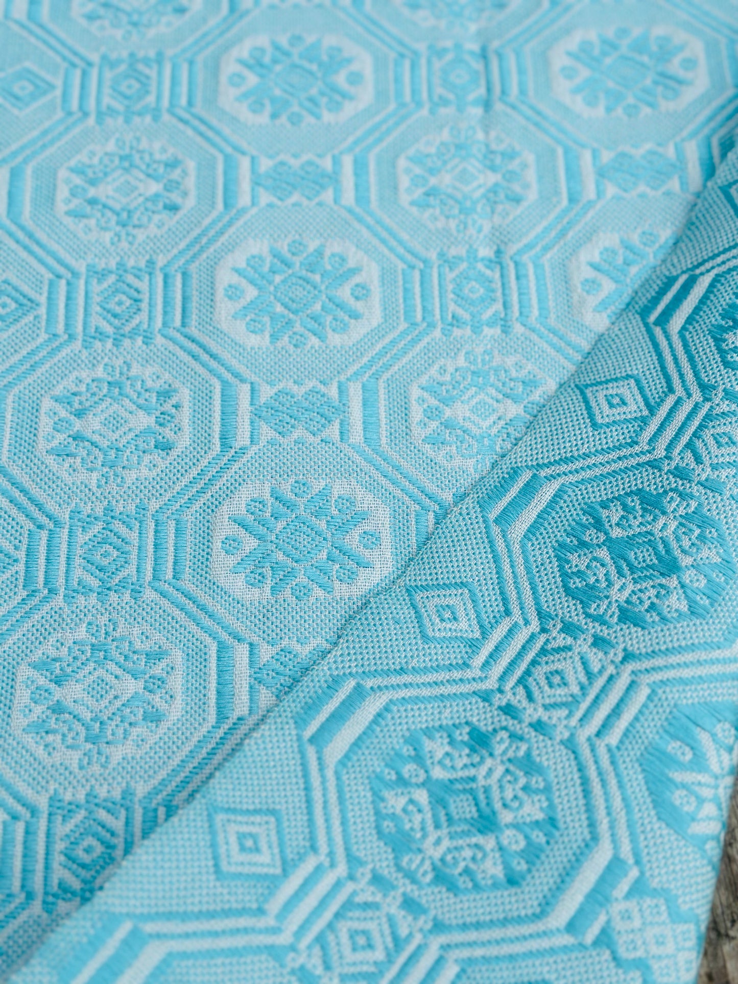 High-end Handcrafted Small Python Dargon Pattern Chinese Light Green White Zhuang Brocade Silk Cloth Scarf Tea Table Cloth