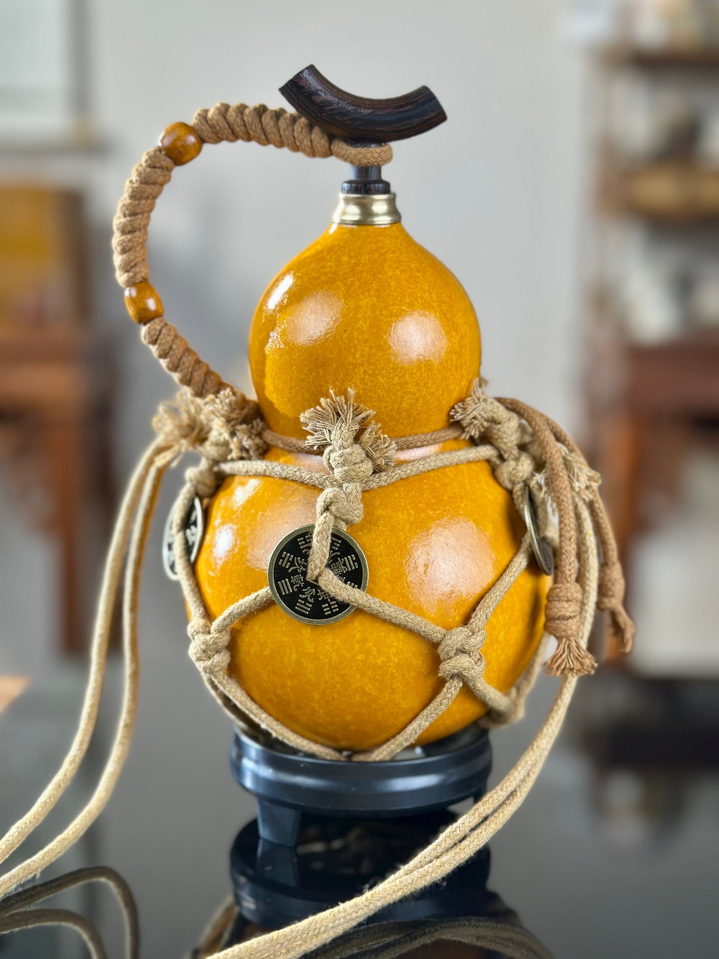 Hand dyed Golden Chinese Lacquerware Hulu Natural Gourd Water Tea Container Classical Home Decor