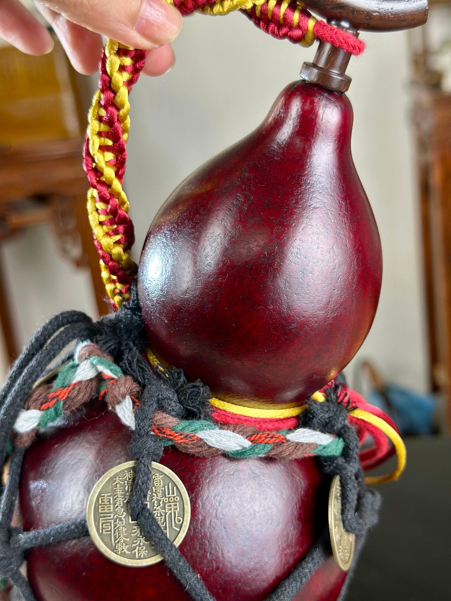 Hand dyed Fengshui Ornament Burgundy Reddish Chinese Lacquerware Hulu Natural Gourd Water Tea Container Classical Home Decor
