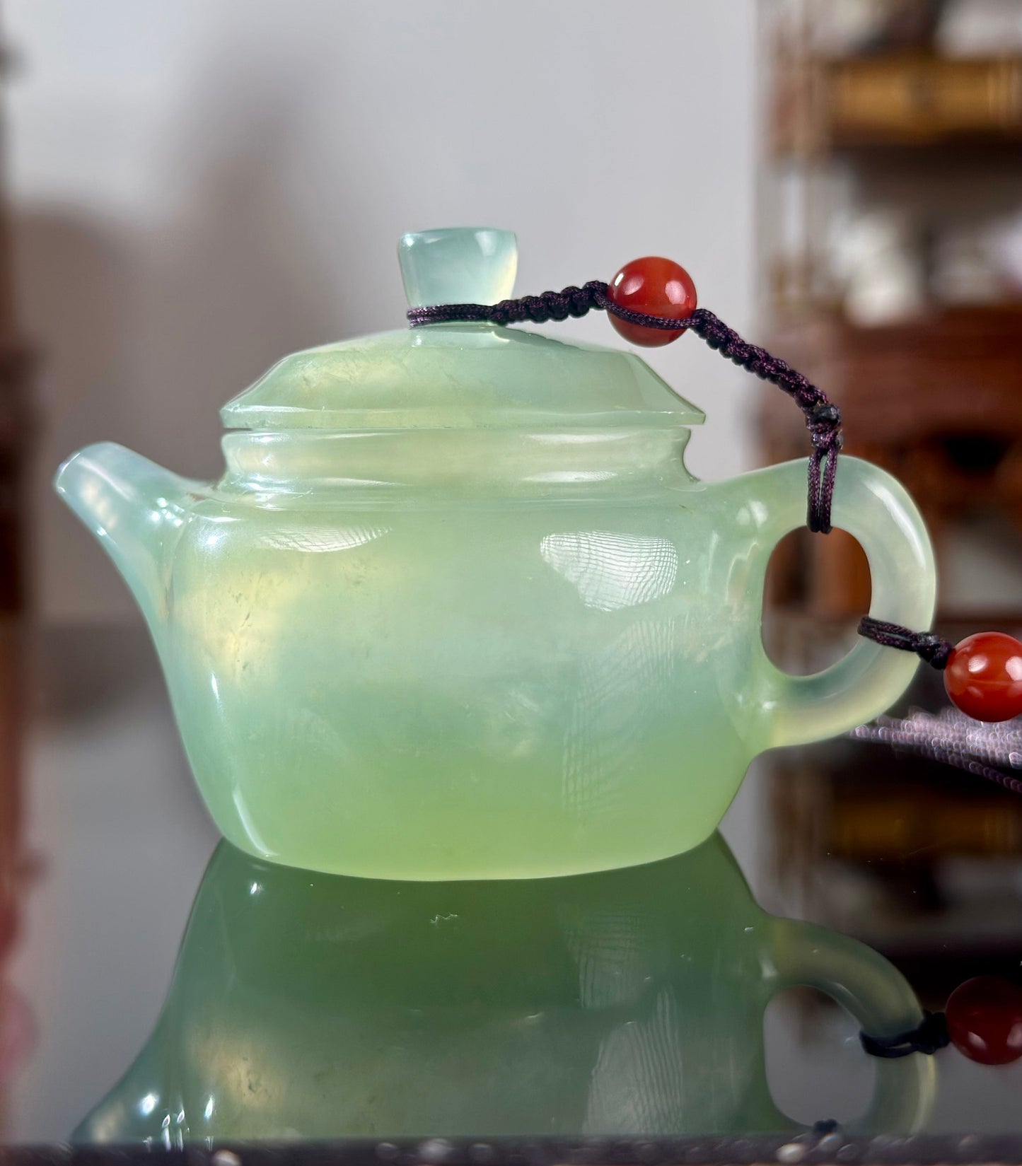 Handcrafted Chinese Xiuyu Authentic Jade Mini Dezhong Shape Teapot Unique Artwork Jade Pot
