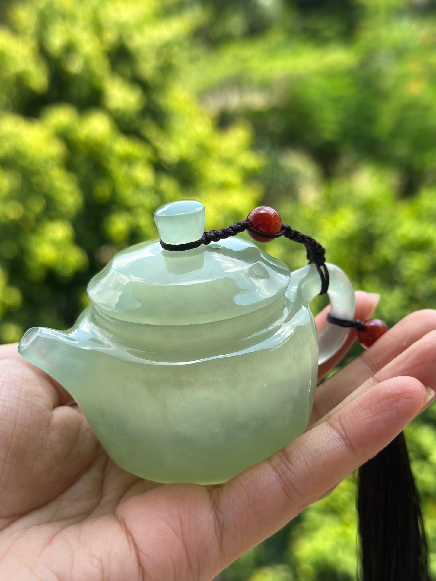 Handcrafted Chinese Xiuyu Authentic Jade Mini Dezhong Shape Teapot Unique Artwork Jade Pot