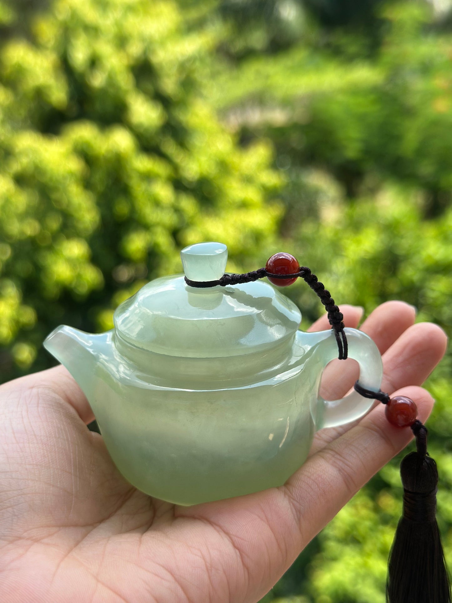 Handcrafted Chinese Xiuyu Authentic Jade Mini Dezhong Shape Teapot Unique Artwork Jade Pot
