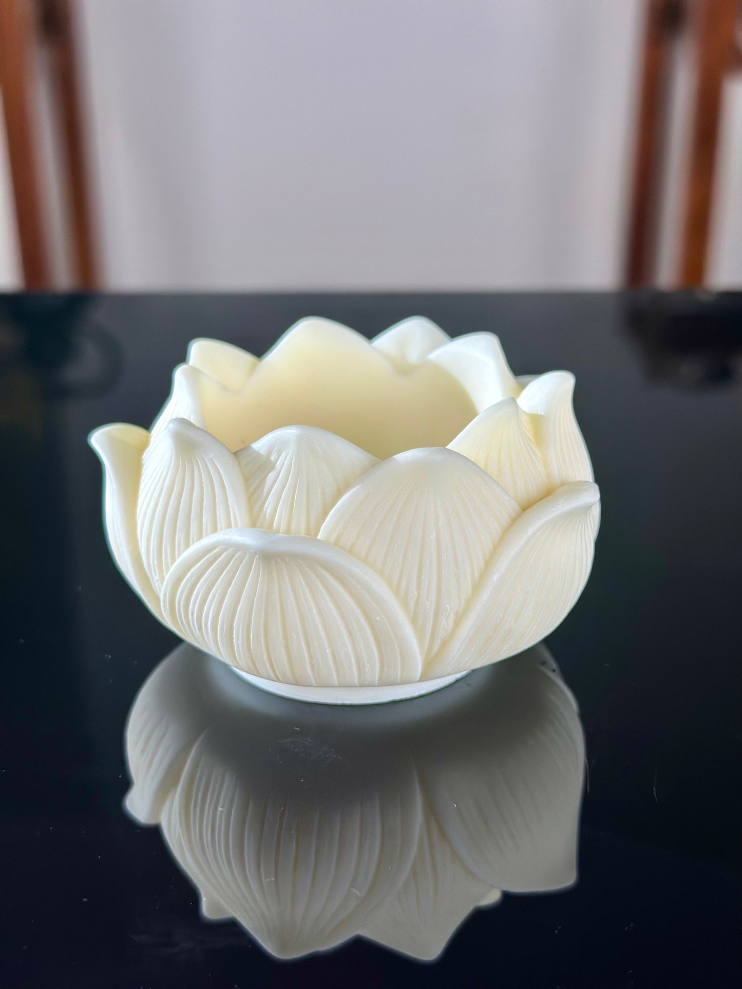 Hand Engraved Natural Tagua Bouddha Sculpture Lotus Shape Incense Holder Tea Pet