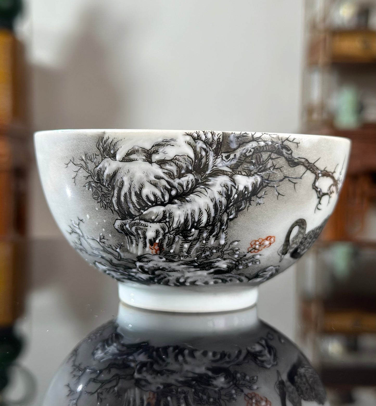 High-class Chinese Handpainted Chinese Classic Fencai Teacup Snowing Swan Pattern Famille Rose Artwork Cup
