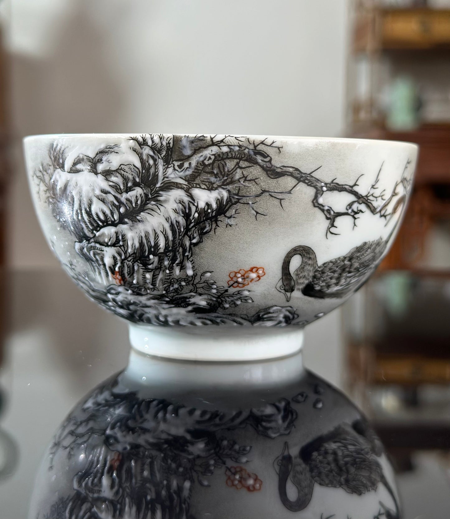 High-class Chinese Handpainted Chinese Classic Fencai Teacup Snowing Swan Pattern Famille Rose Artwork Cup