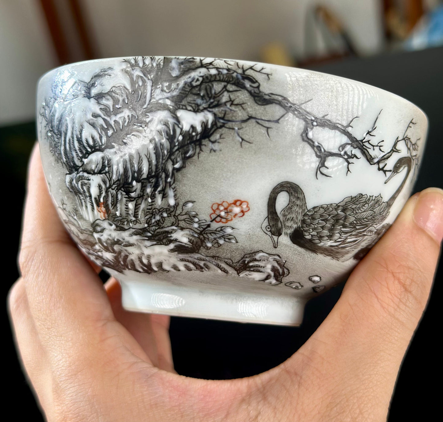 High-class Chinese Handpainted Chinese Classic Fencai Teacup Snowing Swan Pattern Famille Rose Artwork Cup