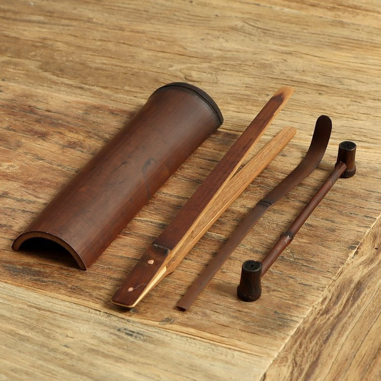 This is a bamboo tea scoop set